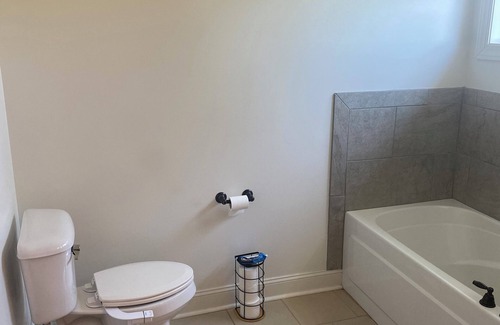 Oxford House | Charming 4-bedroom house 10 minutes away from Ole Miss