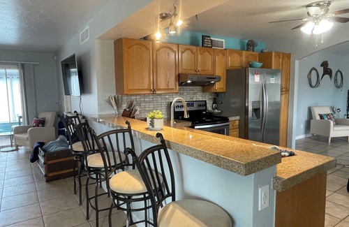 Groves Lincoln Park House | Charming 4-bedroom house with private pool