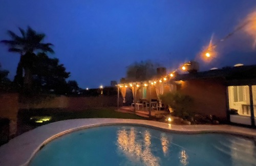 Groves Lincoln Park House | Charming 4-bedroom house with private pool