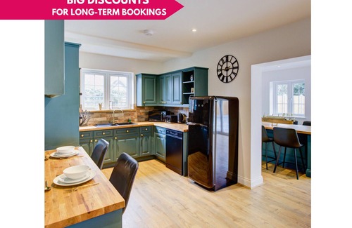 Brentwood House | Charming 4 Bedroom Retreat in Upscale Brentwood