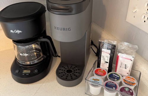 Russellville House | Charming 4-bedroom in Russellville Kentucky with Hot Tub