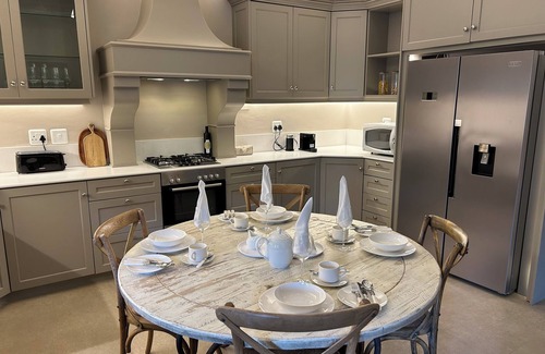 Franschhoek House | Charming 4-bedroom house in lovely Franschhoek with pool.