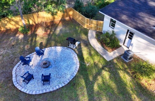 Bainbridge House | Charming 4BR/2BA Home in Bainbridge - Fenced Yard & Outdoor Fireplace!