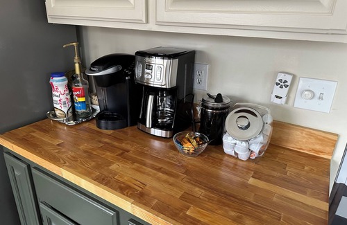 Rochester House | Charming 5 bedroom house in marvelous Rochester Hills with fitness room, WiFi