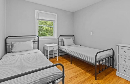 South Burlington House | Charming 5BR Home, So Burlington