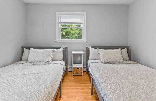 South Burlington House | Charming 5BR Home, So Burlington