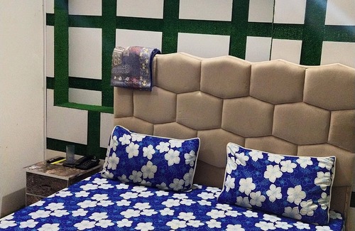 Lahore Hotel | Charming 6-bedroom hotel with AC and WiFi in delightful Lahore