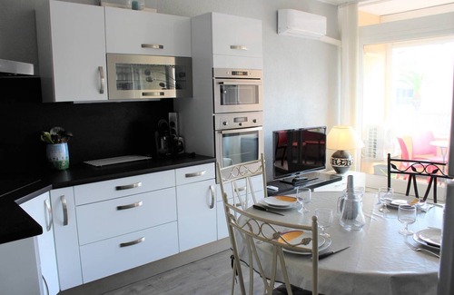 Saint-Cyprien Plage Apartment | Charming air-conditioned one-bedroom flat near the beach, shops and entertainment - 4ALB24