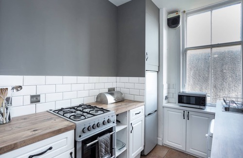 North Berwick Apartment | Charming and comfortable apartment, centrally located with easy parking access. Sleeps 4