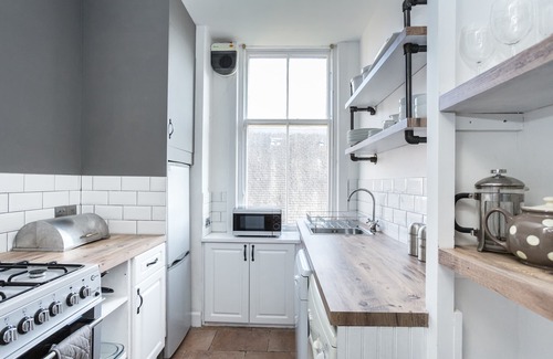 North Berwick Apartment | Charming and comfortable apartment, centrally located with easy parking access. Sleeps 4