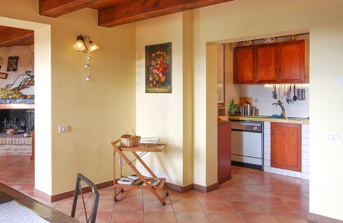 Falerone House | Charming and family friendly stone house in a beautiful location with panoramic views.