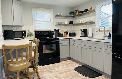 Montville House | Charming and peaceful Lake House!