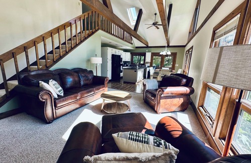 East Leroy House | Charming and Quiet House in Battle Creek on Private 7 acres!