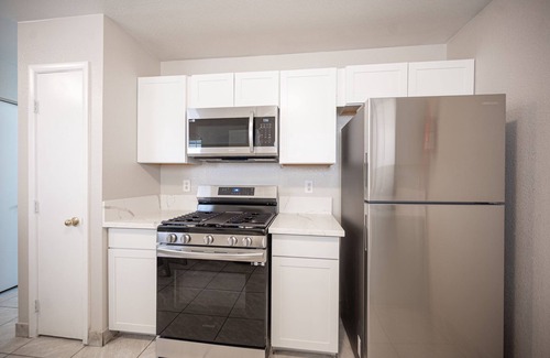 Sunrise Manor House | Charming and Stylish Home w/Free Wi-Fi