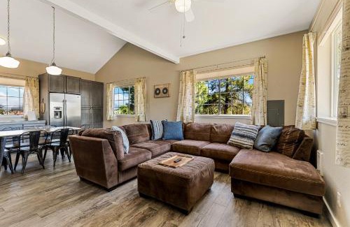 Flagstaff House | Charming and Tranquil Oasis, Stylish 2 bedroom 1 bathroom Getaway!