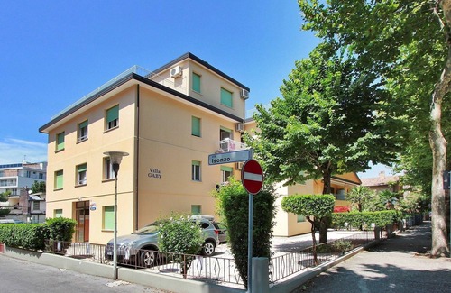 Lignano Sabbiadoro Apartment | Charming apartment near the beach in Lignano