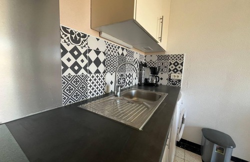 Port-la-Nouvelle Apartment | Charming apartment overlooking the sea