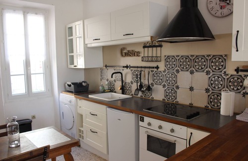 Puyloubier Apartment | Charming apartment at the foot of La Sainte-Victoire, 20 mins from Aix en Provence