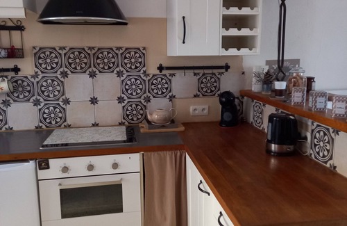 Puyloubier Apartment | Charming apartment at the foot of La Sainte-Victoire, 20 mins from Aix en Provence