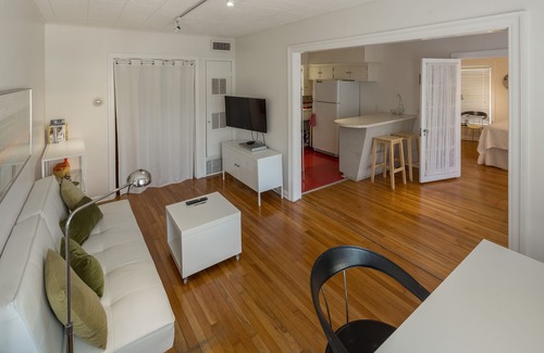North University Apartment | Charming Apartment in historic Aldridge Place-Central Austin