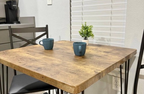 Cedars Apartment | Charming Apartment Near Downtown Dallas | 1 BR, 1BT, sleeps upto 5