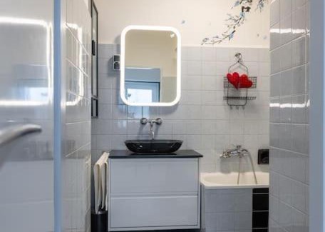 Favoriten Apartment | Charming Apartment Retreat