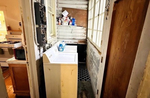 University Heights Apartment | Charming apartment in awesome Gainesville with AC