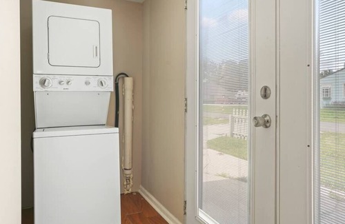 Lakeshore South House | ~Charming Apartment QueenZzz4 Near NAS Jax~