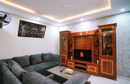 Lahore Apartment | Charming apartment with 1 bedroom and WiFi, AC in enchanting Lahore