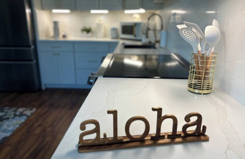 Keolu Hills Apartment | Charming apartment with AC and WiFi in serene Kailua.