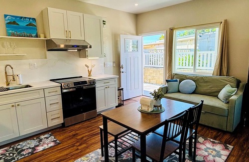 Keolu Hills Apartment | Charming apartment with AC and WiFi in serene Kailua.