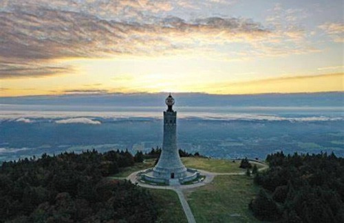 Lanesborough Apartment | Charming Apt in 18th c Berkshire Farmhouse