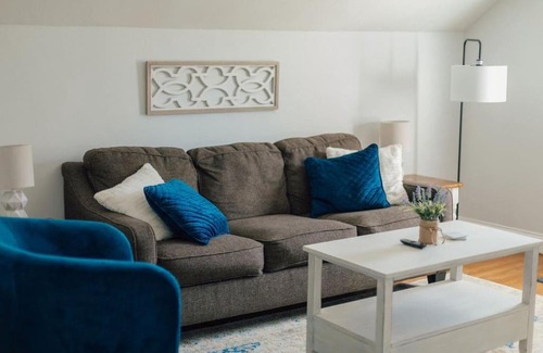 Bristol Apartment | Charming Apt with chic decor Superhost w 5 Stars