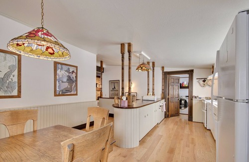 West End House | Charming Aspen Central Victorian; 4 Bedrooms, Walk to Gondola