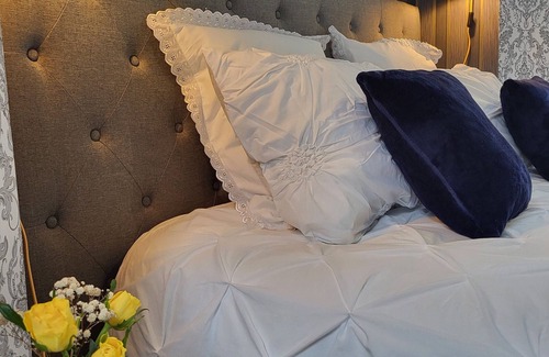 Cluis Bed & Breakfast | Charming B&B in a castle with garden and breakfast included