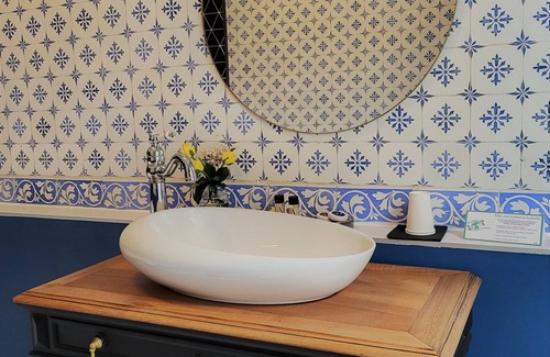 Cluis Bed & Breakfast | Charming B&B in a castle with garden and breakfast included