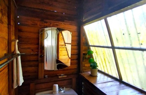 Anilao Bed & Breakfast | Charming B&B with Fitness Room and WiFi in Enchanting Lipa