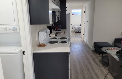 Southeast Edmonton House | Charming Basement Private Suite in Bonnie Doon. Just renovated!