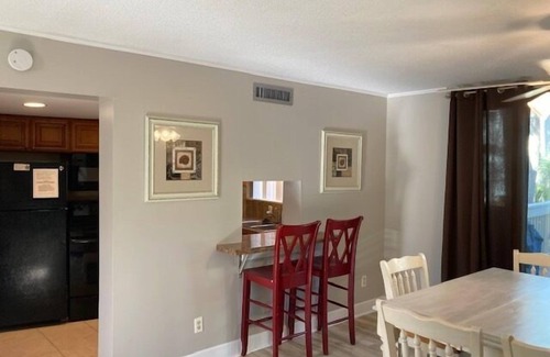 Hilton Head Island House | Charming Beach Villa —Just a Short Walk to the Beach!