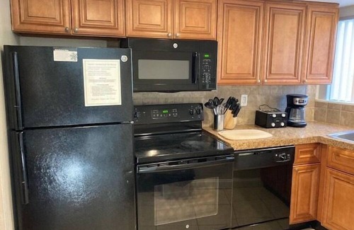 Hilton Head Island House | Charming Beach Villa —Just a Short Walk to the Beach!