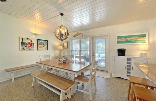 Villa Segunda House | Charming Beach Bungalow Steps to Beautiful Gulf of Mexico & Sugar White Sand