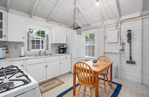 Brewster Cottage | Charming Beach Cottage steps from Brewster Flats Cape Cod Bay
