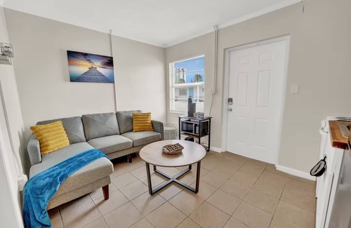 Crescent Beach Apartment | Charming Beach Retreat | Sleeps 5 Comfortably