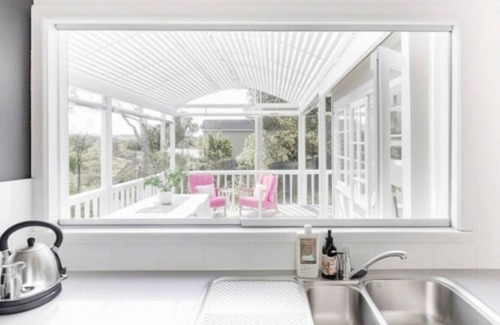 Torbay Apartment | Charming Beachside Cottage