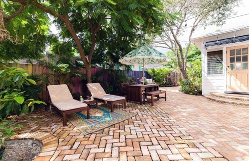 Mango Groves Cottage | Charming Beachy-Bohemian Cottage in Historic Area.