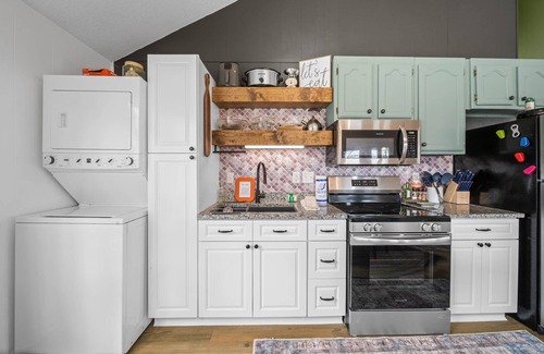 Beech Mountain Cabin | Charming Beech Mtn Home w/Hot Tub, Fire Table, Pet-Friendly & Private Deck