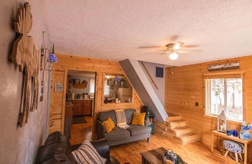 Meadow View Heights Cabin | Charming Blue Farmhouse Cabin