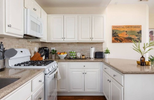 Santa Barbara House | Charming Boho Bungalow | Hot Tub, Fire Pit, & Gardens