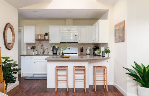 Santa Barbara House | Charming Boho Bungalow | Hot Tub, Fire Pit, & Gardens