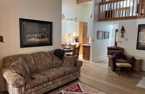Vail Condo | Charming, bright Vail Condo Steps Away From Village & The Mountain.